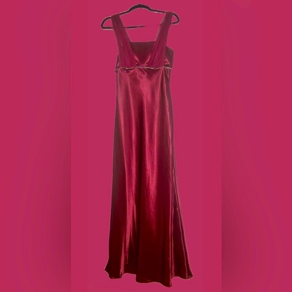 NWT Aspeed Burgundy Long Satin Dress with Chiffon Strap Overlay & Rhinestones, M - Picture 5 of 12